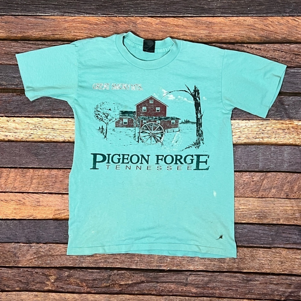 VTG 90s Pigeon Forge Tennessee Travel Vacation Tourism 1990s Tshirt